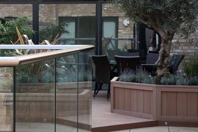 The glass balustrade above the winter garden